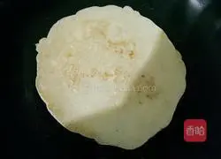 Illustration of how to make banana pancake 7