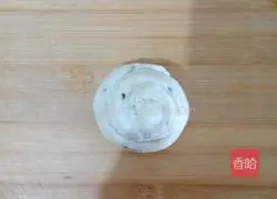 Illustration of how to make tenderloin patties 15