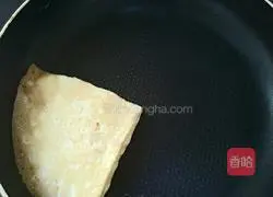 Illustration of how to make breakfast omelette 8
