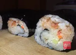 Illustrations of how to make simple sushi at home 12