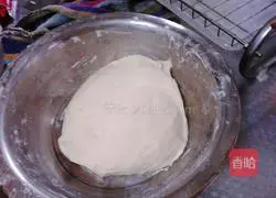 Illustration of how to make scallion pancakes 3