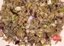 Beef and Onion Pie Recipe Illustration 7