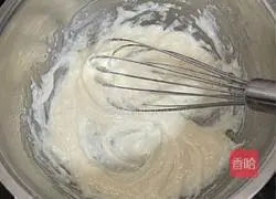 Illustration of how to make scallion-flavored meat floss cake rolls 3