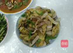 Illustration of how to make fried onion and green pepper pancakes 5