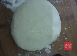 Illustration of how to make salted fish rolls in flatbread 3