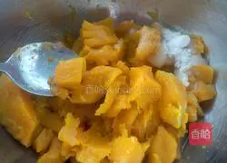 Milk-flavored bean paste pumpkin cake recipe 2