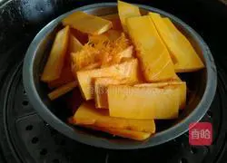 Illustration of how to make coconut pumpkin cake 2