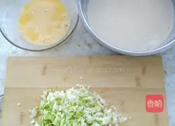 Illustration of how to make egg pancakes 2