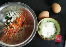 Illustration of how to make rice and egg pancakes 1
