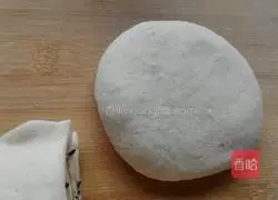 Illustration of how to make salt and pepper pancakes 11