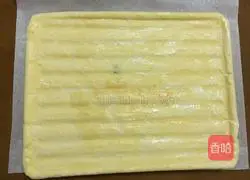 Illustration of how to make meat floss and green onion cake rolls 18