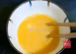 Illustration of how to make fried rice noodles with meat patties and eggs 7