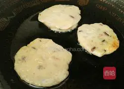 Illustration of how to make black rice and milk pancakes 10