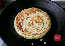 Illustration of how to make green onion cake 11