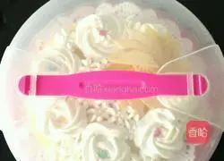 Illustration of how to make cream cake 19