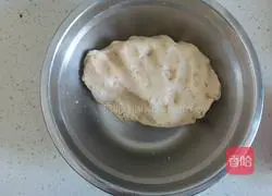 Illustration of how to make lard peanut cake 8