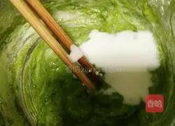 Illustration of how to make a small pancake 2