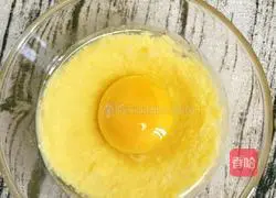 Illustration of how to make corn egg pancakes 4