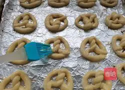 Illustration of how to make mini burritos 12