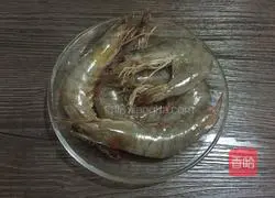 Illustration of how to make shrimp sushi 2