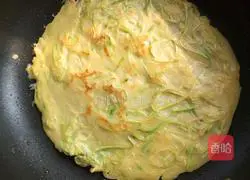 Illustration of how to make fragrant zucchini and egg pancakes 4
