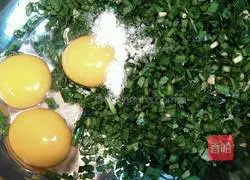 Illustration of how to make leek and egg pancakes 2