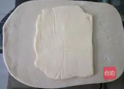 Illustration of how to make egg tart crust 4