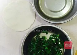 Illustration of how to make meat floss pancakes 1