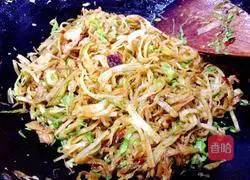 Illustration of Laoganma's Fried Pancakes 14