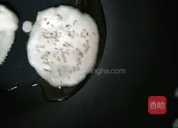 Illustration of how to make peanut and sesame pancakes 7