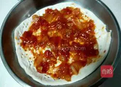 Illustration of how to make ham and assorted pizza with hand-grilled cake base 4