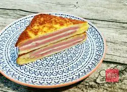 Illustration of how to make Hong Kong-style snack ham and toast 12