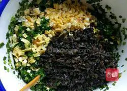 Illustration of how to make hot noodle chive cake 3