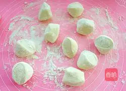 Illustration of how to make carrot and mushroom meat pie 14