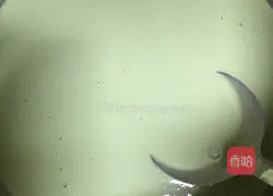 Illustration of how to make spinach pancakes 1