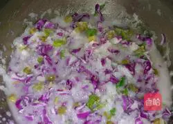 Purple Cabbage Illustration of how to make shredded radish egg pancake 1