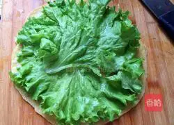 Illustration of how to make egg pancakes rolled with potato shreds 8