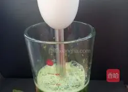 Celery Leaf Shrimp Cake Recipe Illustration 5