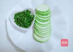 Illustration of how to make zucchini pancakes 6