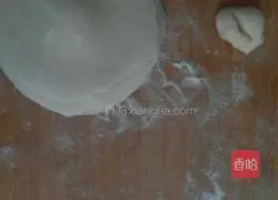 Illustration of how to make fried meat burritos with cowpea and rice 4