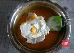 Illustration of how to make chiffon cake 16