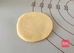 Illustration of how to make sesame and white sugar round cakes 10