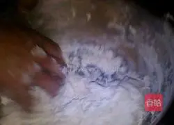 Illustration of how to make fermented curd pancakes 1