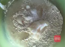 Illustration of how to make egg yolk cake 5