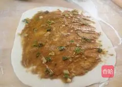 Illustration of how to make Zhixiang oil cake 6