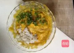 Illustration of how to make fried egg pancakes 3