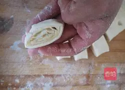 Illustration of how to make Fuzi Thousand Layer Shaobing 8