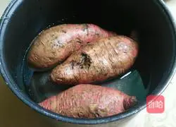 Illustration of how to make sweet potato pancakes 1