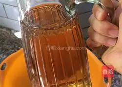 Illustration of how to make Tibetan tea carrot and egg pancakes 4