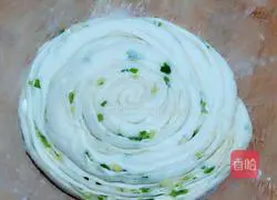 Illustration of how to make confinement hand cakes 7